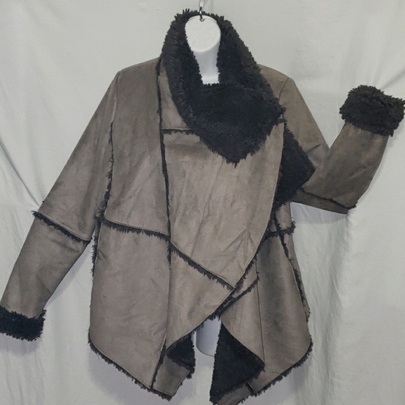 sisters outwear Jackets & Blazers - Women’s Taupe Faux-Suede Asymmetrical Coat with Black Faux-Fur Trim